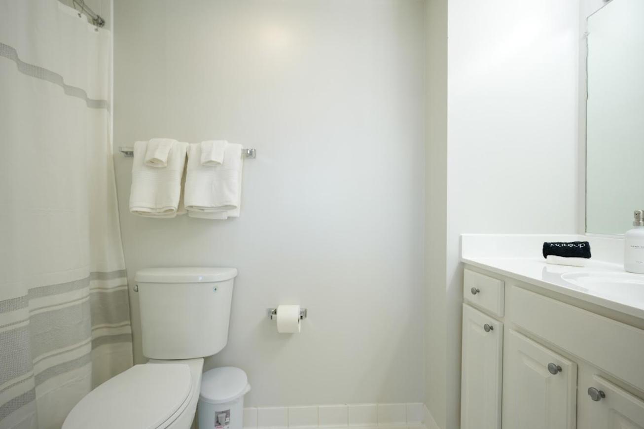 Ballston Getaway King Suite Арлингтон Экстерьер фото