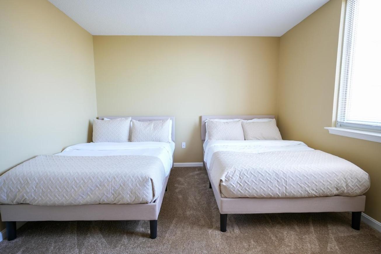 Ballston Getaway King Suite Арлингтон Экстерьер фото