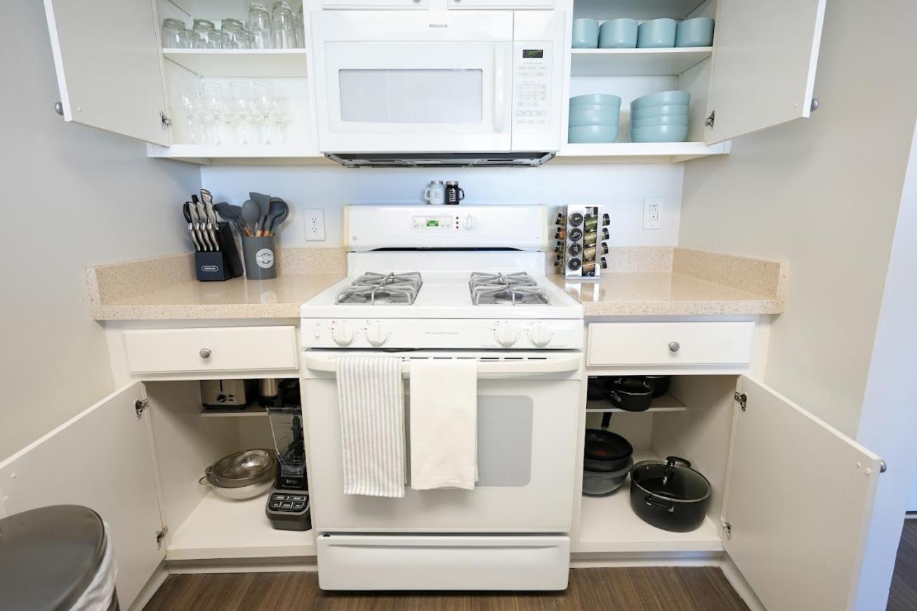 Ballston Getaway King Suite Арлингтон Экстерьер фото